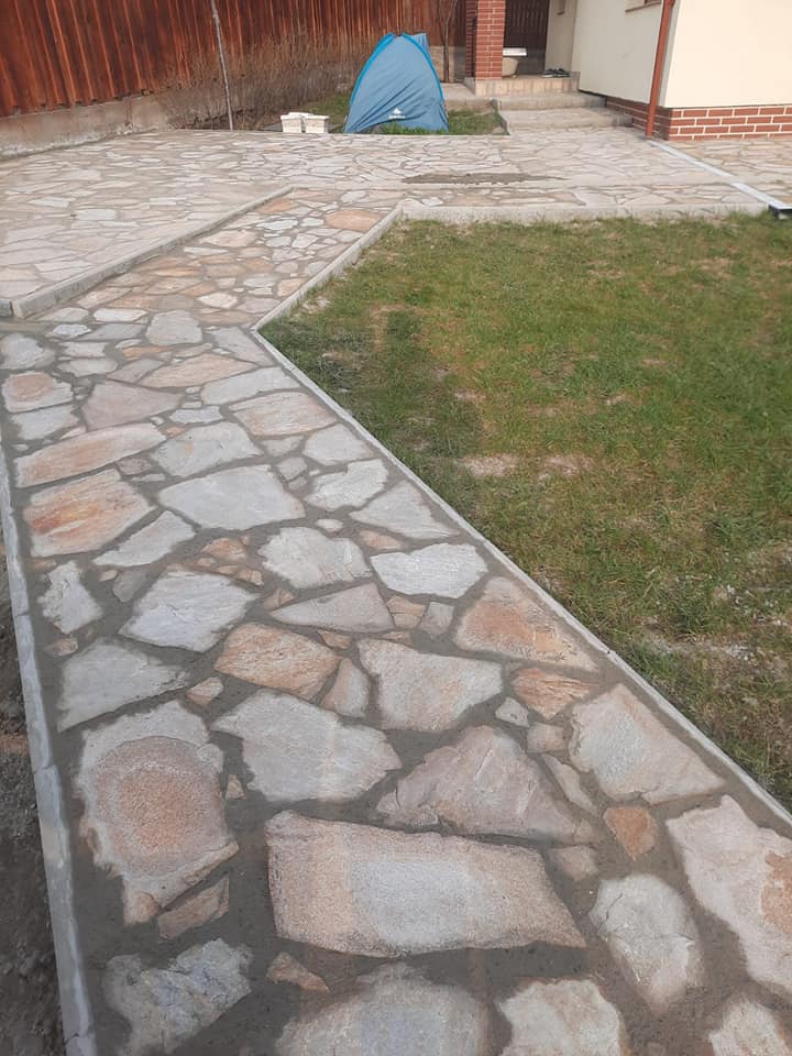 Placare trotuar model 2, cu piatră poligonală
